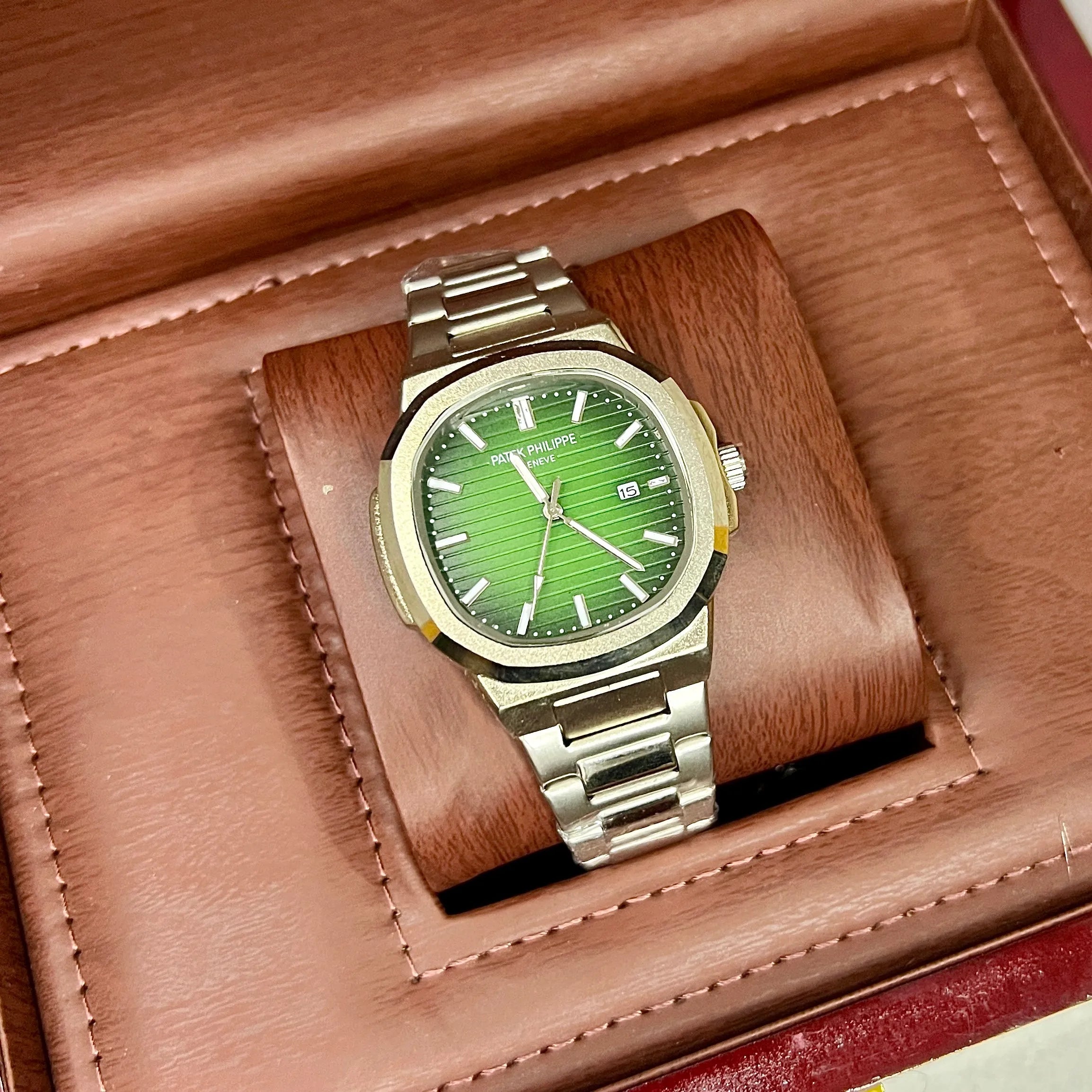 Patek Philippe Nautilus Style – Gold Stainless Steel Chain (Tiffany Blue Dial)