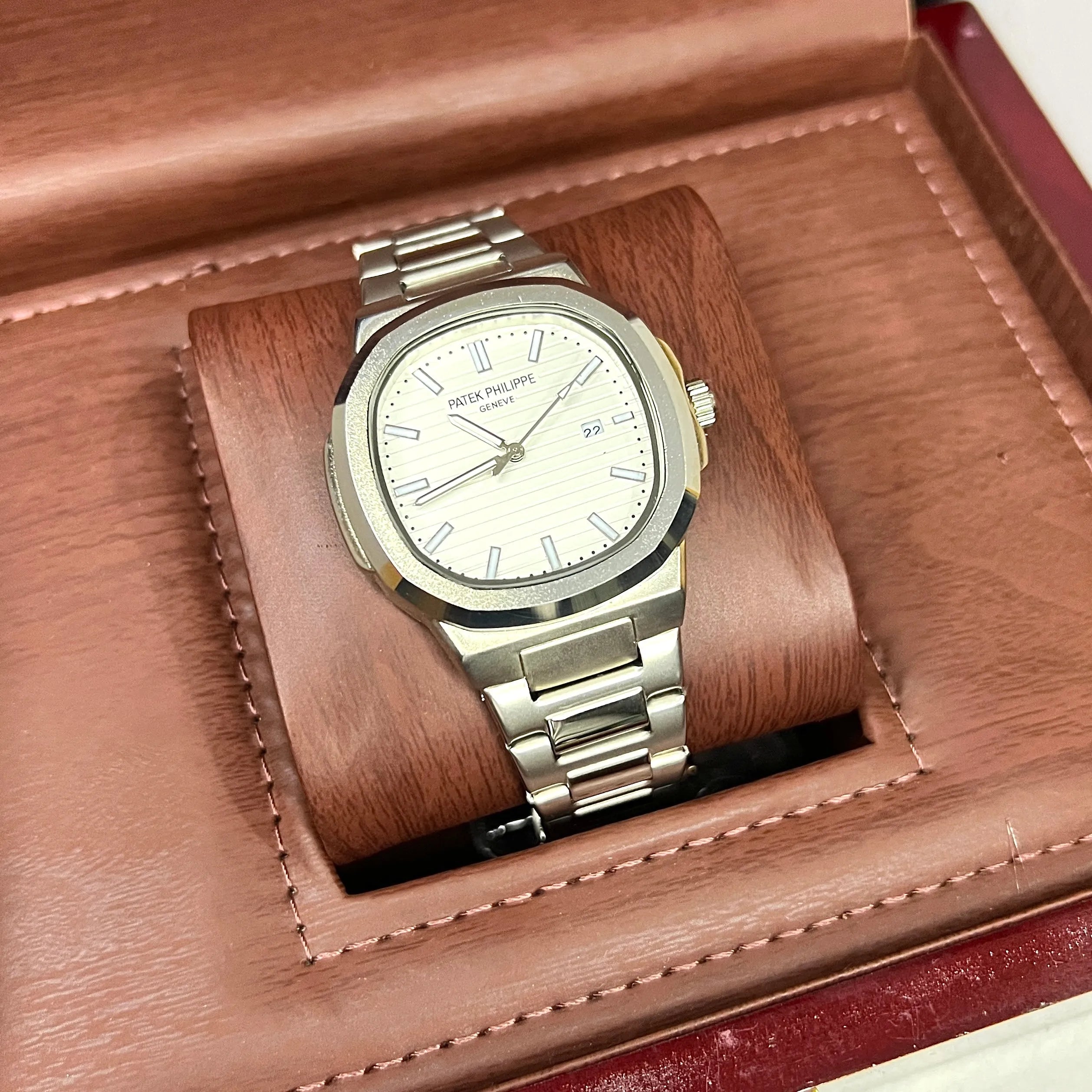Patek Philippe Nautilus Style – Gold Stainless Steel Chain (Tiffany Blue Dial)