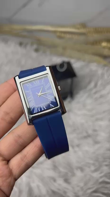 Universe Point solo Tank B/G/B Old Money Watch